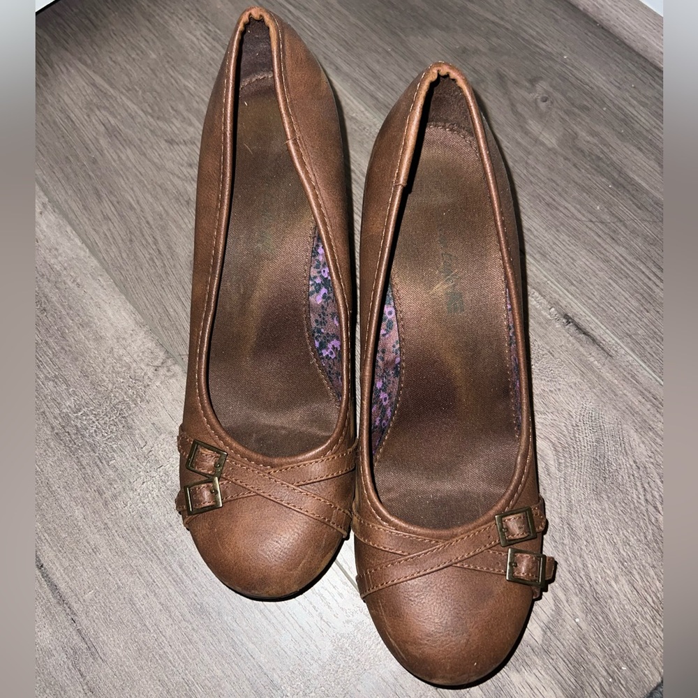 American Eagle Wedge Flats